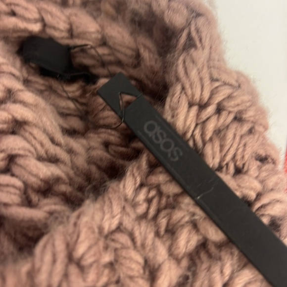 NWT Heavy Chunky Handknitted Sweater - Picture 8 of 8